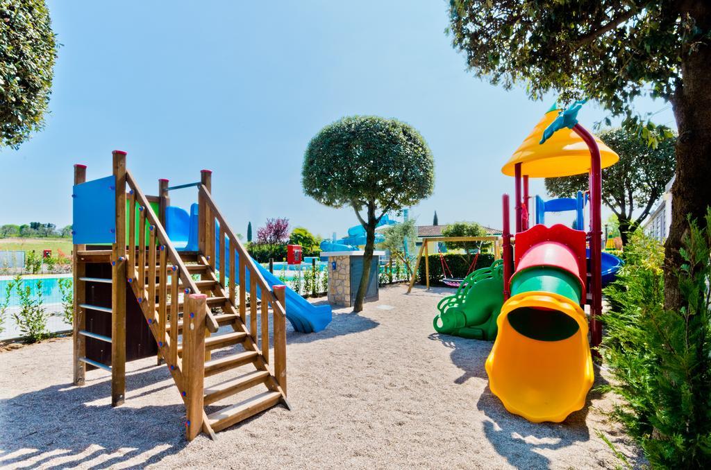 Le Palme & Village Parque de Campismo 3*